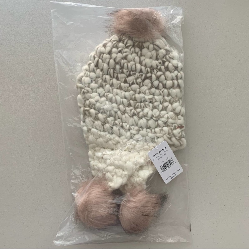 NWT Free People Snow Castle Trapper Pom Hat Ivory - Picture 3 of 6